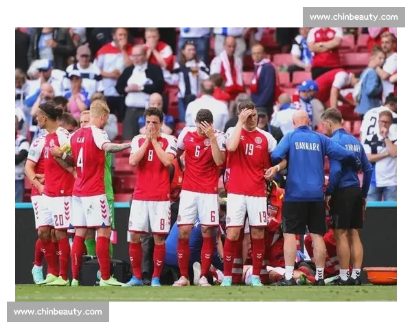 埃里克森比赛中突发休克倒地引发全场惊慌与紧急救援 埃里克森比赛中突发休克倒地引发全场惊慌与紧急救援